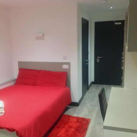 Peace Apartments - Luton Лутън Екстериор снимка