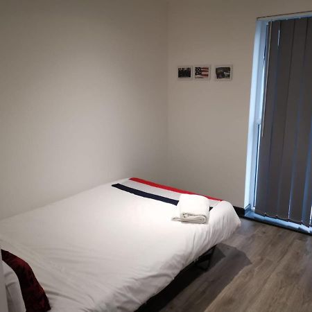Peace Apartments - Luton Лутън Екстериор снимка
