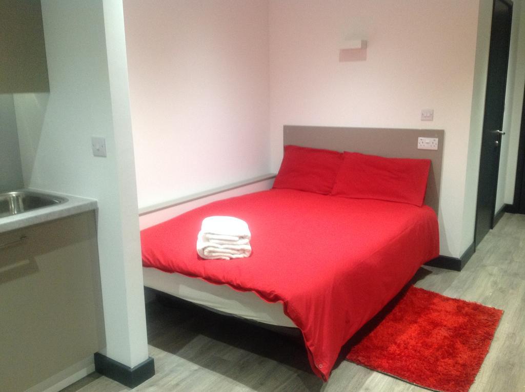 Peace Apartments - Luton Лутън Екстериор снимка