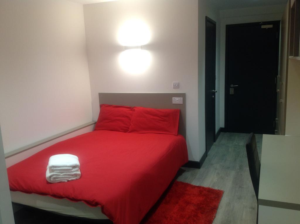 Peace Apartments - Luton Лутън Екстериор снимка