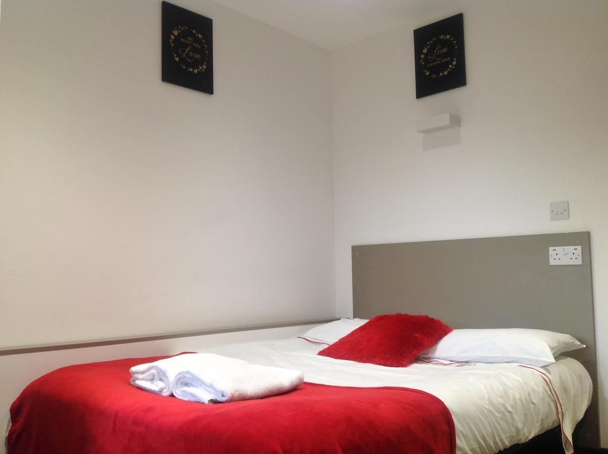 Peace Apartments - Luton Лутън Екстериор снимка