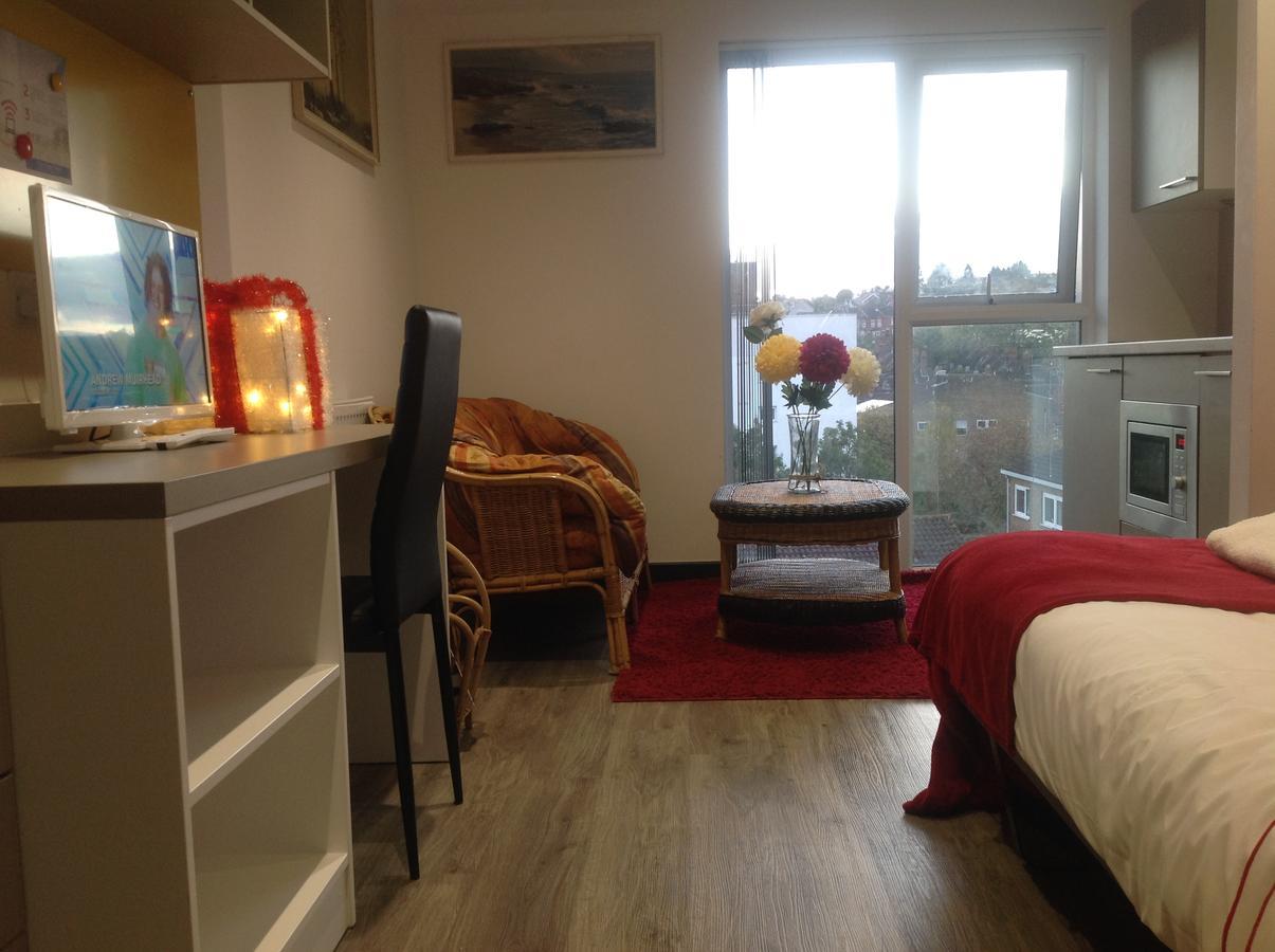Peace Apartments - Luton Лутън Екстериор снимка