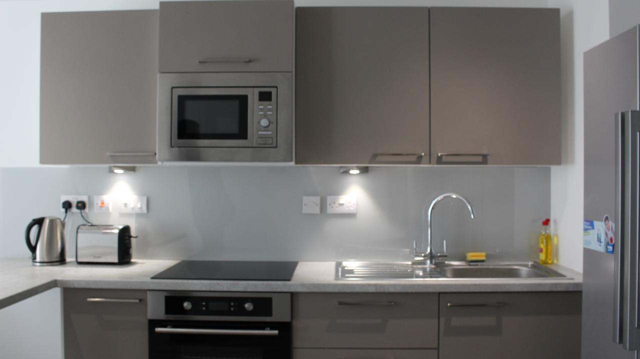 Peace Apartments - Luton Лутън Екстериор снимка