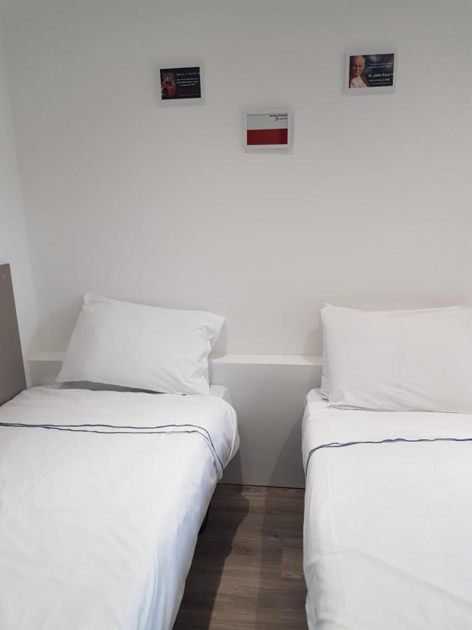 Peace Apartments - Luton Лутън Екстериор снимка