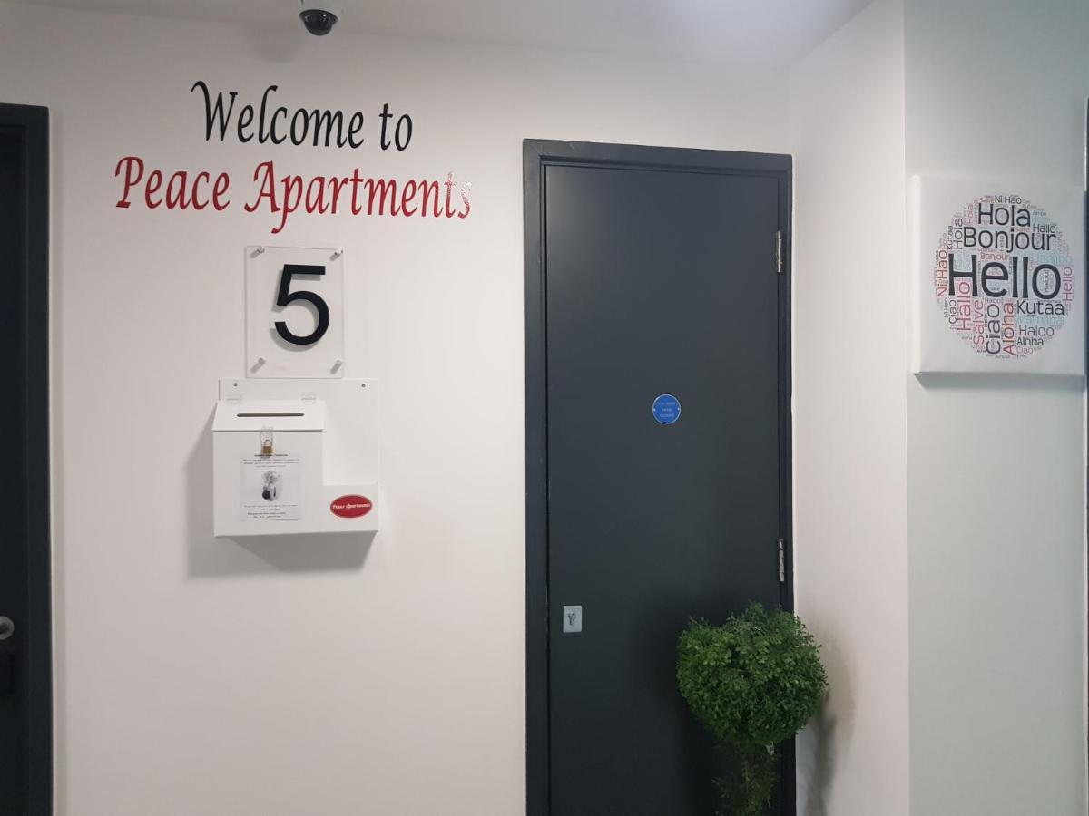 Peace Apartments - Luton Лутън Екстериор снимка